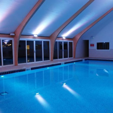 Skylark Sleeps 8 Private Hot Tub & Dogs Welcome Nr Padstow, Resort Pool Bar & Watersports St Columb Major Zewnętrze zdjęcie