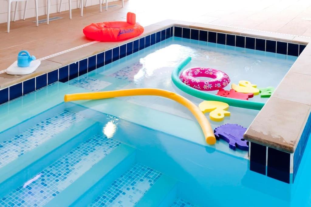 Skylark Sleeps 8 Private Hot Tub & Dogs Welcome Nr Padstow, Resort Pool Bar & Watersports St Columb Major Zewnętrze zdjęcie