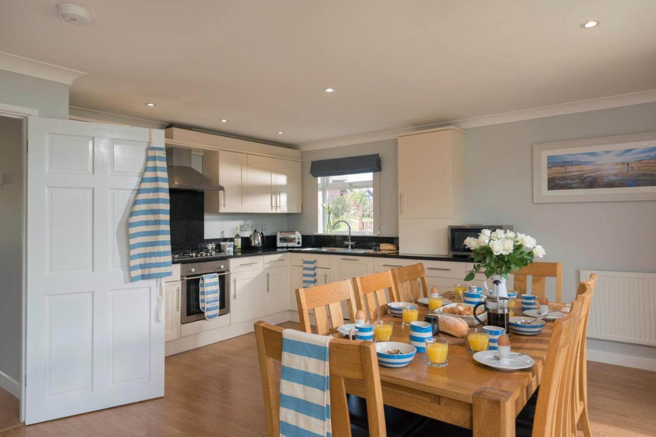 Skylark Sleeps 8 Private Hot Tub & Dogs Welcome Nr Padstow, Resort Pool Bar & Watersports St Columb Major Zewnętrze zdjęcie