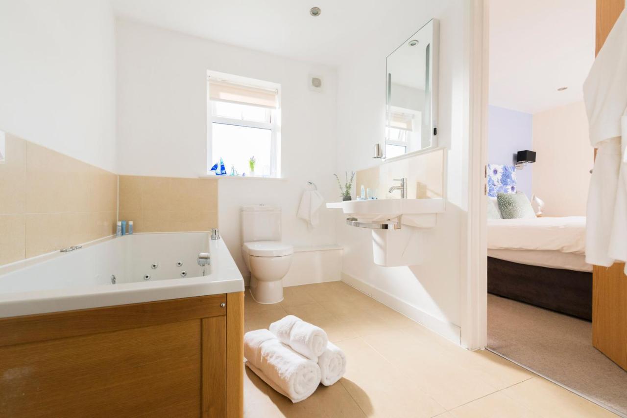 Skylark Sleeps 8 Private Hot Tub & Dogs Welcome Nr Padstow, Resort Pool Bar & Watersports St Columb Major Zewnętrze zdjęcie